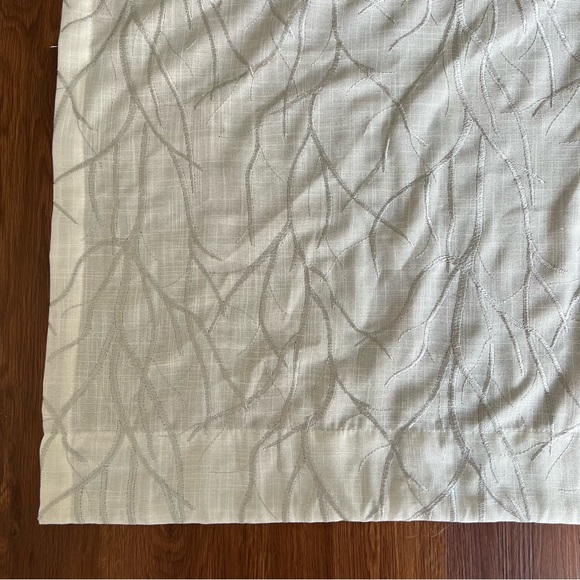 Curtain panels - Picture 3 of 8